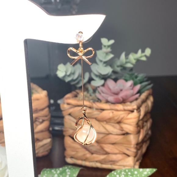 NEW 18K Gold Plated 925, Elegant Caged White Tiger’s Eye, Bow Drop Earrings - Picture 4 of 9